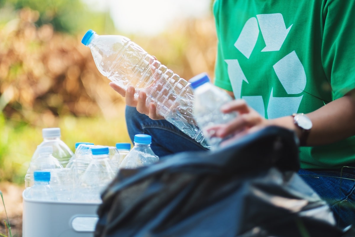 clean plastic bottles