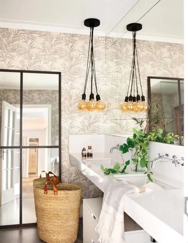 traditional white bathrooms