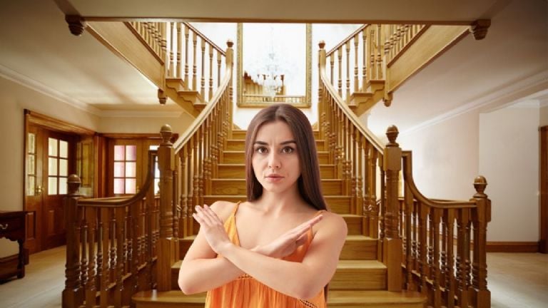 There are no traditional stairs in the house anymore: a secret that architects are silent about in order to make the most of the space between the two floors