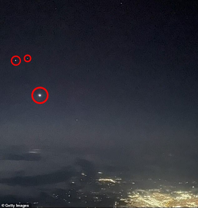 Mysterious lights in the Oregon sky: pilots report UFOs